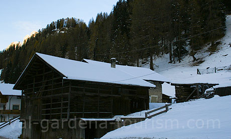 Winterzeit in Wolkenstein foto