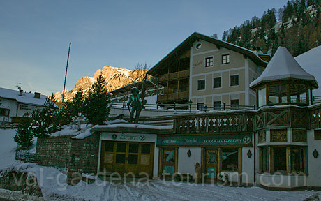 Woodcarvings shop in Selva Gardena photo