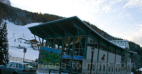 Estación góndolas Selva Gardena Ciampinoi foto